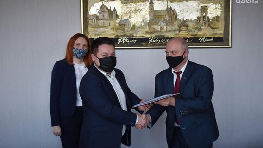 Teren przy szkole "na górce" do remontu - będzie bezpieczniej i ładniej