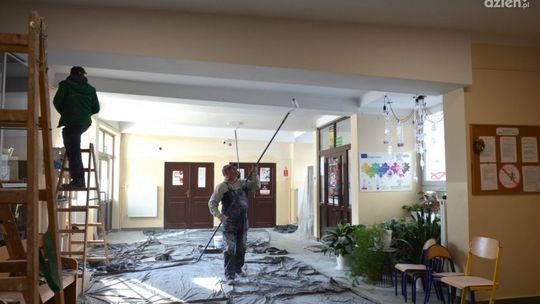  Termomodernizacja w szkole w Mąchocicach Kapitulnych