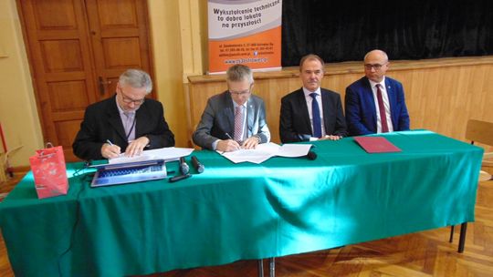 THM podpisał porozumienie z Politechniką Świętokrzyską