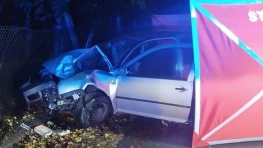 Tragedia na drodze w gminie Ożarów. Nie żyje młody kierowca