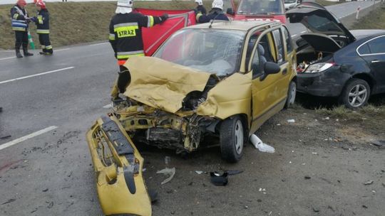 Tragedia na drodze w Nieskurzowie - nie żyje kobieta