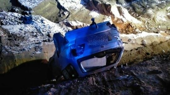 Tragiczny wypadek w Czernikowie Opatowskim: 16-latek nie żyje, dwie nastolatki w szpitalu