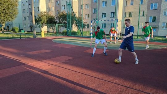 Triumf debiutanta piłkarskich trójek