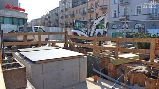 Trwa budowa windy przy tunelu od strony ul. Sienkiewicza