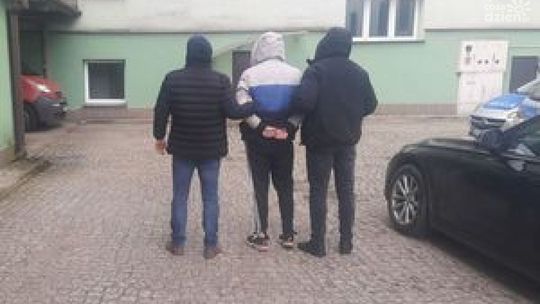 Trzech  młodych ostrowczan odpowie za napad i kradzież