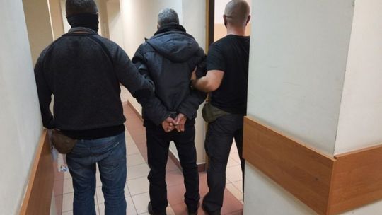 Trzech poszukiwanych w końcu za kratami 