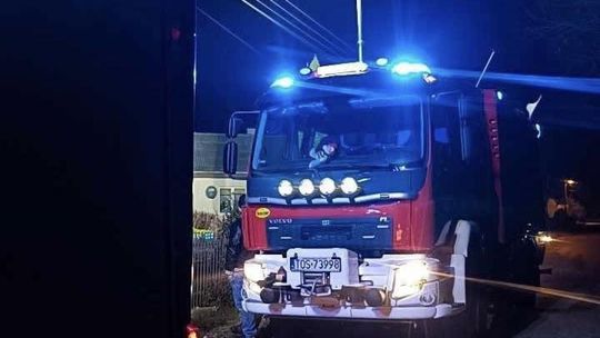 Trzy pożary sadzy w jeden wieczór – intensywna noc strażaków z Ostrowca