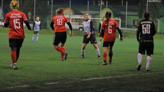 Trzy punkty na inaugurację piłkarek KSZO Trzy punkty na inaugurację piłkarek KSZO