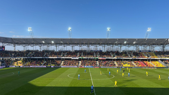 Trzy punkty zostają w Kielcach. Cenne zwycięstwo Korony