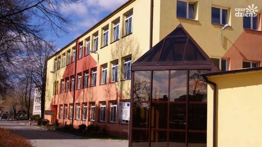 Tylko pojedyncze klasy uczą się poza szkołą