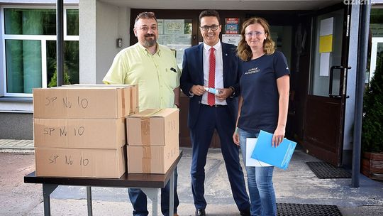 Tysiące płynów dezynfekcyjnych dla szkół i przedszkoli