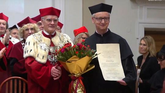 Tytuł doktora Honoris Causa UJK dla  prof. dr hab. Jacka Popiela