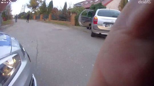 Uciekał przed policją, był nietrzeźwy i nie miał uprawnień do prowadzenia samochodów 