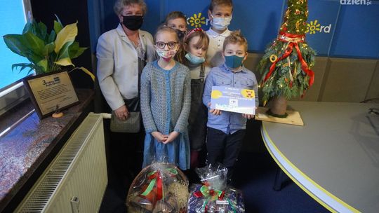 Uczniowie "14-stki" - laureatami III miejsca świątecznego konkursu