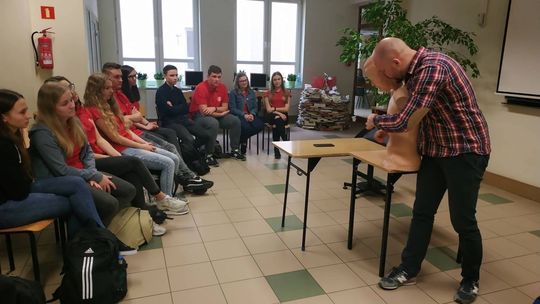 Uczniowie "Bartosza" uczą się ratować życie