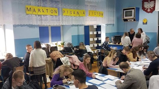 Uczniowie "Bronka" listy piszą i zmieniają czyjeś życie 