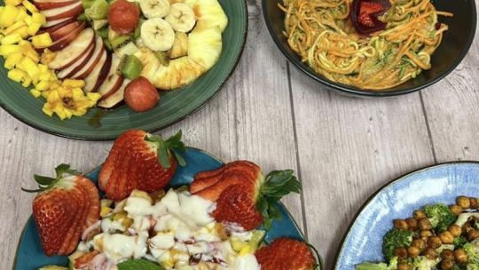 Uczniowie PZS w Łopusznie zachęcają do zdrowego odżywiania