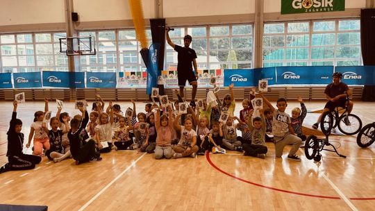 Uczniowie z Zagnańska w  projekcie „Kolarstwo dla każdego" 