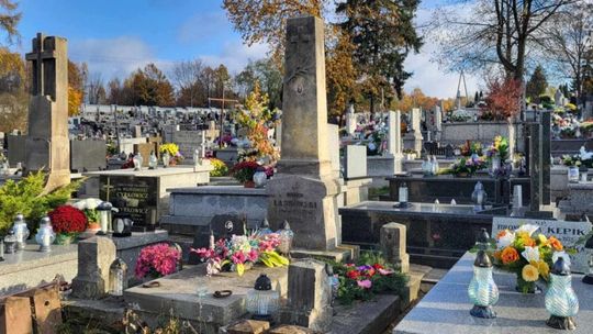 Udana kwesta na starachowickich nekropoliach 