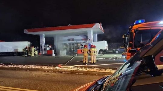 Uderzenie ciężarówki w dystrybutor LPG w Jaworzni