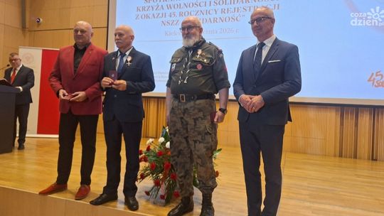 Uhonorowano działaczy opozycji. Wręczenie Krzyży Wolności i Solidarności w Kielcach