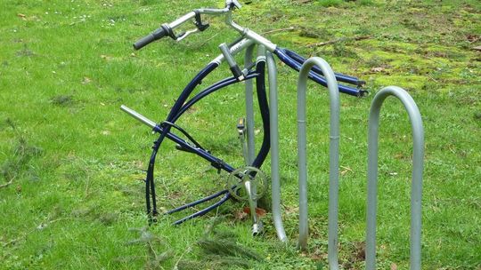 Ukradł rower zostawiony pod sklepem