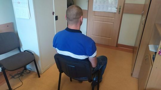 Ukradli i podpalili auto