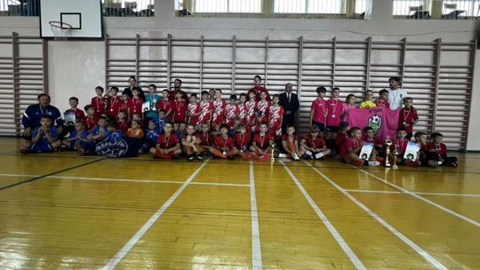 Ukraińcy górą - wyniki Międzynarodowego Turnieju Piłki Nożnej Orlików o Puchar Burmistrza Miasta i Gminy Łopuszno. 