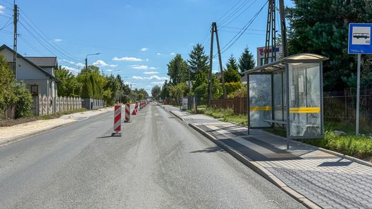Ul. Batalionów Chłopskich po remoncie. Nowa nawierzchnia, chodniki i bezpieczniejsza infrastruktura