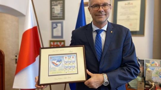 Unikatowy znaczek wystawia na licytację prezydent Kielc
