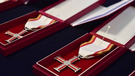 Uroczystość wręczenia odznaczenia Krzyż Wolności i Solidarności w Kielcach