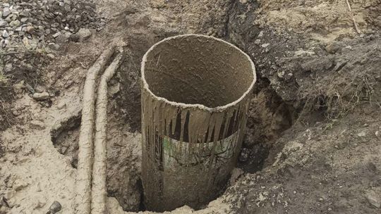 Uszkodzili rurę z gazem na torach. Na miejscu działało pogotowie gazowe