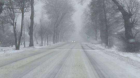 Uwaga kierowcy, trudne warunki na drogach