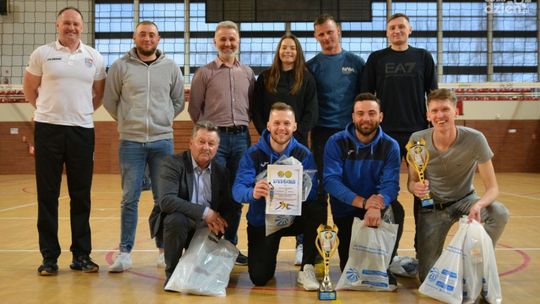Volley Waśniów zwyciężyli w siatkarskim turnieju w Hali KSZO
