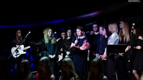 W "Bartoszu" dorastają do marzeń. Uczniowie i absolwenci na jednej scenie