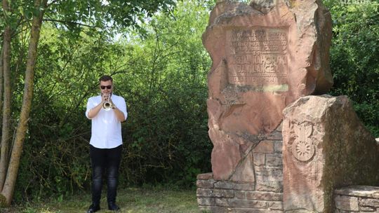 W Chęcinach upamiętnili kierowców rajdowych