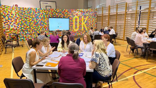Edukacyjna rewolucja w ostrowieckiej „Czwórce”. Szkoła bez ocen z prestiżowym wyróżnieniem