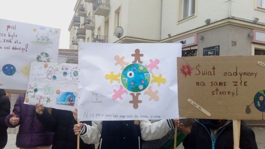 W Kielcach dzieciaki świętują Dzień Ziemi