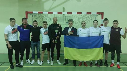 W Kielcach piłkarskie trójki Solidarni z Ukrainą
