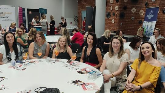 "W kobiecym klimacie" - kobiety wiedzą co robią! Spotkanie w Ostrowcu Świętokrzyskim