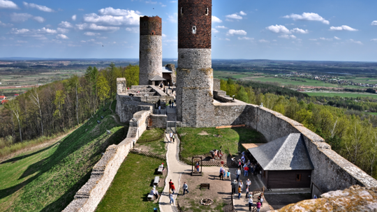 „W Krainie Legend Chęcińskich”. Moc zabaw i atrakcji już w najbliższą niedzielę