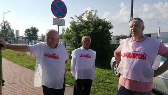 W Lipsku zaostrzają strajk

