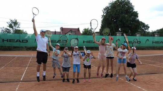W Nietulisku Dużym trenują tenis W Nietulisku Dużym trenują tenis