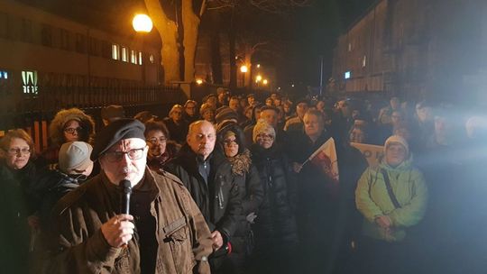 W obronie sądów - ostrowczanie manifestowali