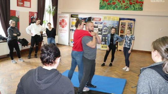 W Opatowie uczyli samoobrony 