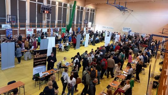 W Ostrowcu odbyły się Regionalne Targi Pracy. Było ponad 500 ofert 