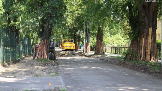 W Ostrowcu sezon na remonty ulic rozpoczęty  