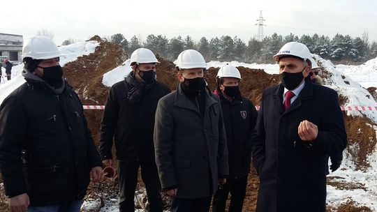 W Ostrowcu Świętokrzyskim powstaje nowa baza dla autobusów komunikacji miejskiej
