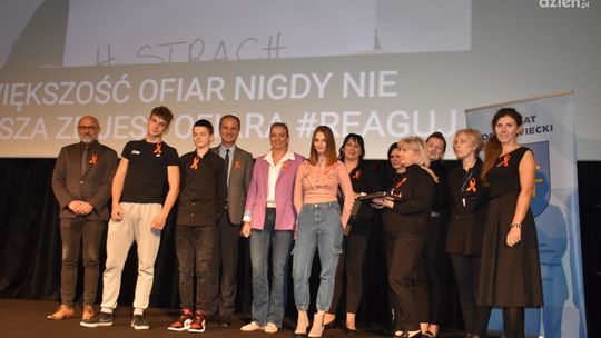 W Ostrowcu zainaugurowano kampanię pomarańczowej wstążki 