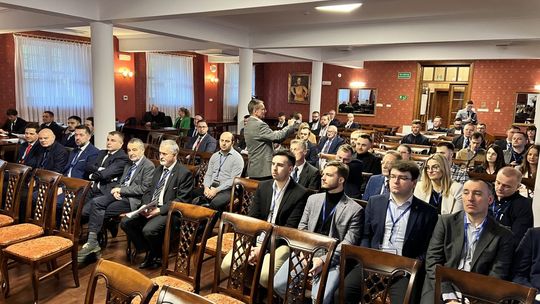 W Sandomierzu debatują o tym, jak zwiększyć bezpieczeństwo w aucie